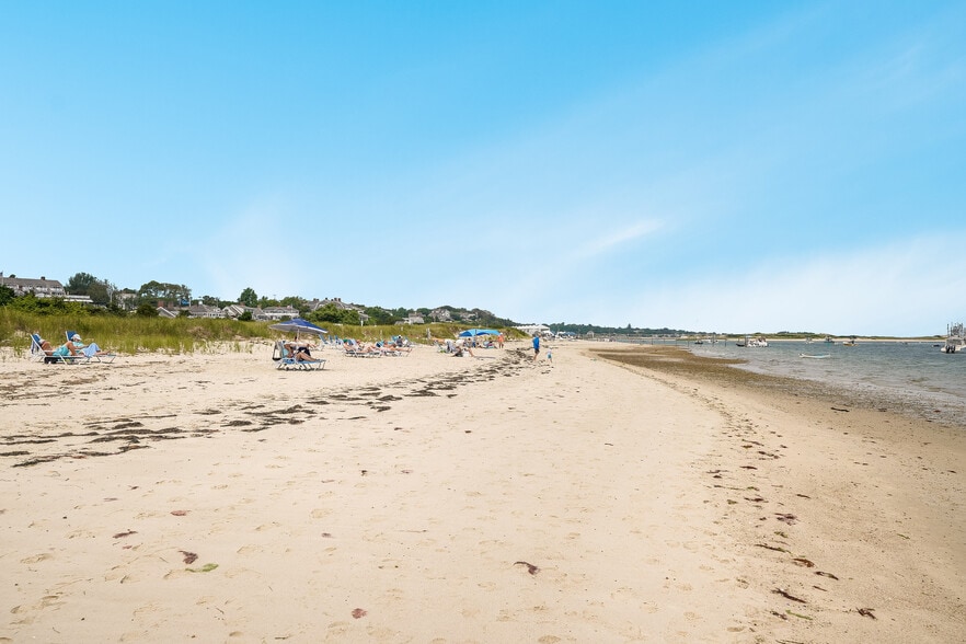 More Photos Of 196 Shore Rd, Chatham Hotel For Sale