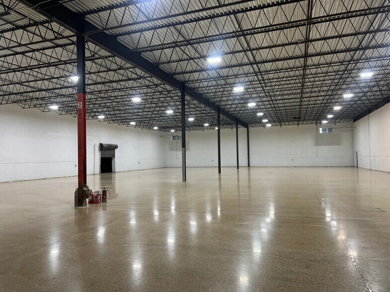 More Photos Of 1017 W 48th St, Chicago Warehouse For Lease