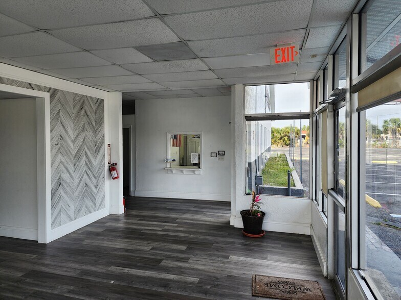 More Photos Of 902 N Semoran Blvd, Orlando Auto Dealership For Sale