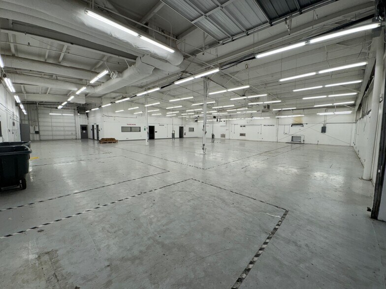 More Photos Of 7700 E 38th St, Tulsa Manufacturing For Lease