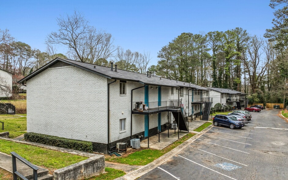 More Photos Of 3937 Glenwood Rd, Decatur Apartments For Sale