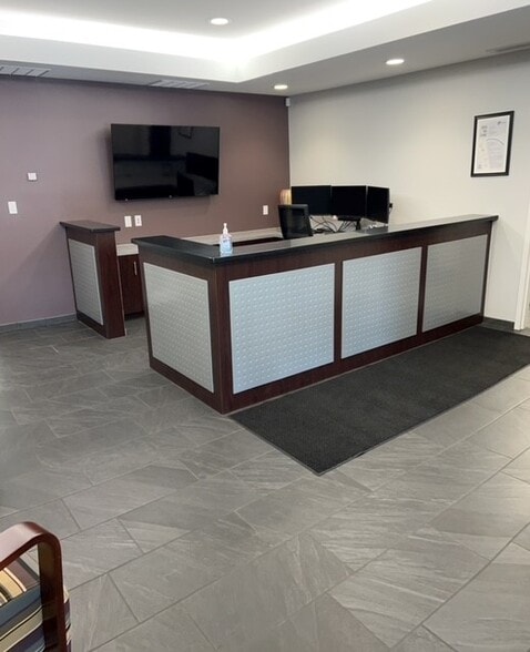 More Photos Of 5760 Nimtz Pky, South Bend Office For Sale