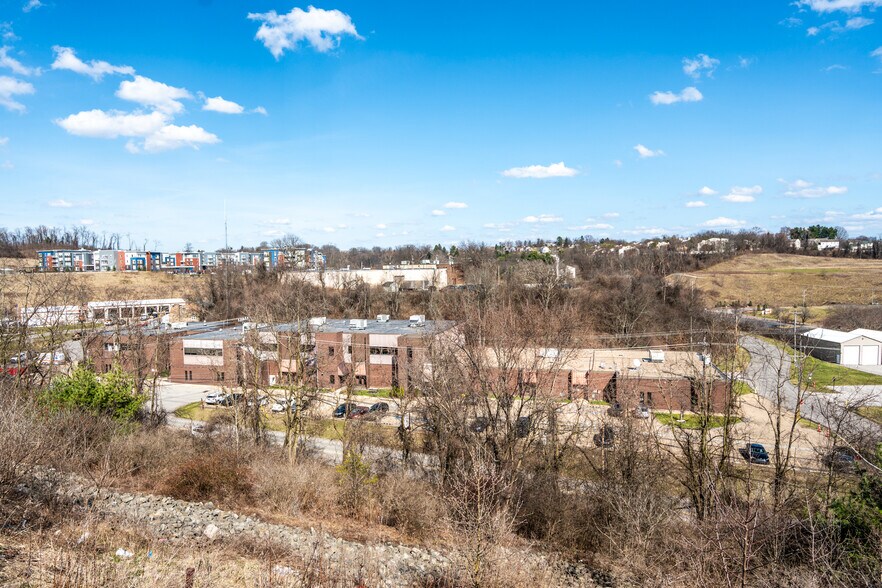 More Photos Of 1000 Church Hill Rd, Pittsburgh Office For Lease