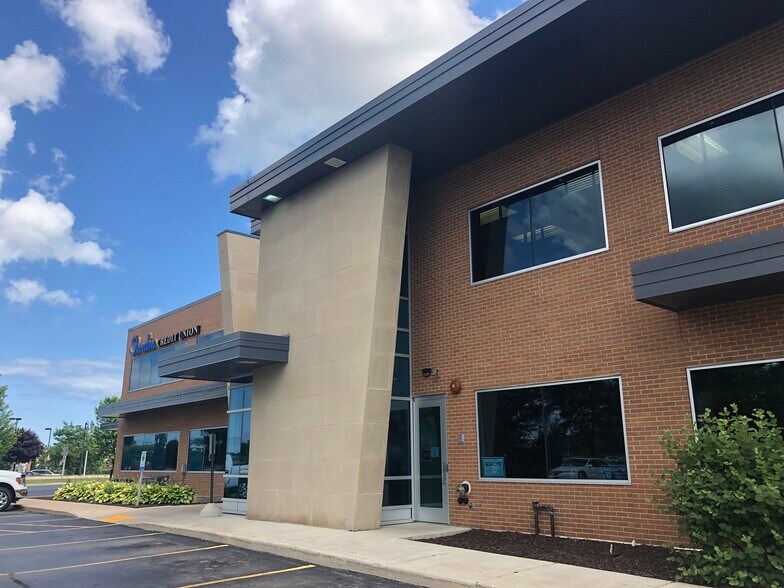 More Photos Of 4400 Calumet Ave, Manitowoc Office For Sale