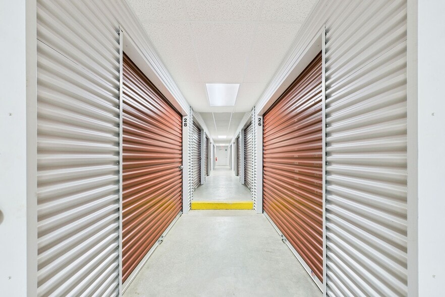 More Photos Of 4545 N Valdosta Rd, Valdosta Self Storage For Sale