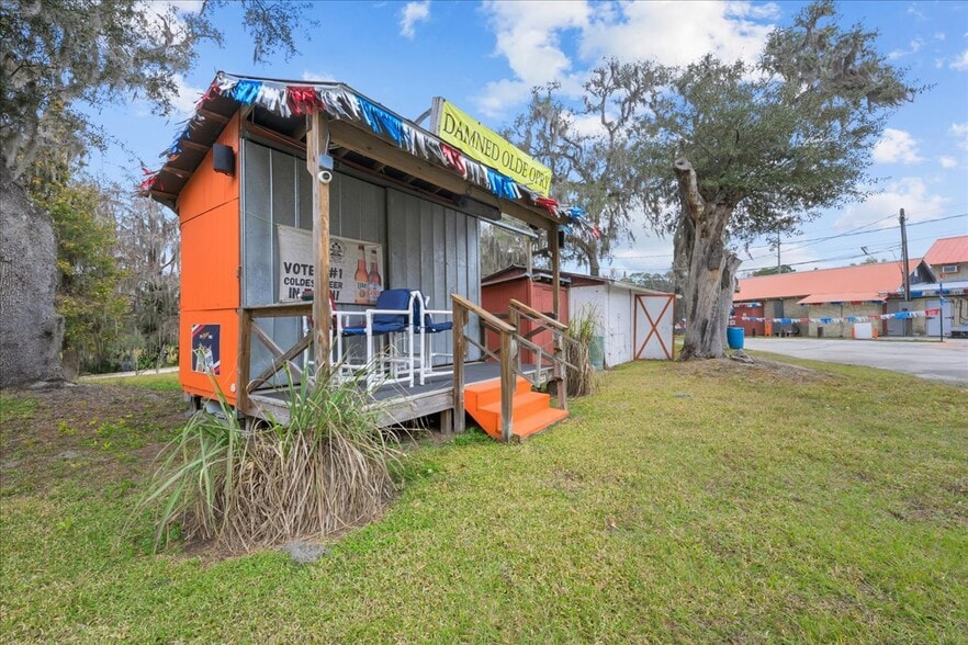More Photos Of 337 S US Highway 17, East Palatka General Retail For Sale