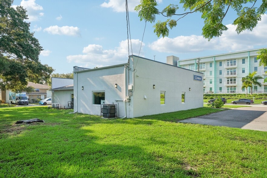 More Photos Of 3209 30th Ave S, Saint Petersburg Office For Lease