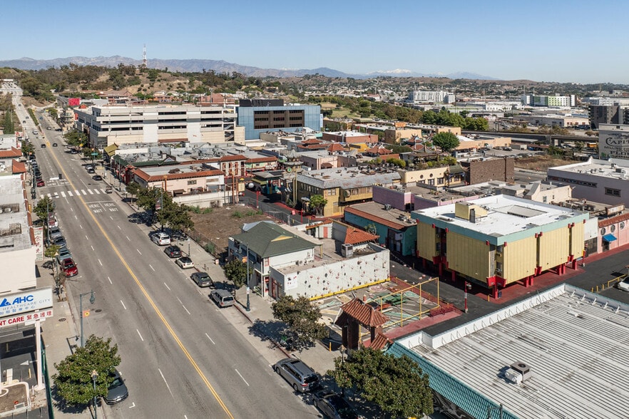 More Photos Of 936 Mei Ling Way, Los Angeles Freestanding For Sale