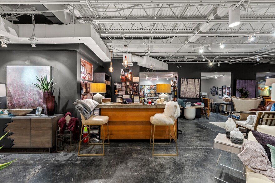 More Photos Of 475 S Broadway St, Denver Freestanding For Sale