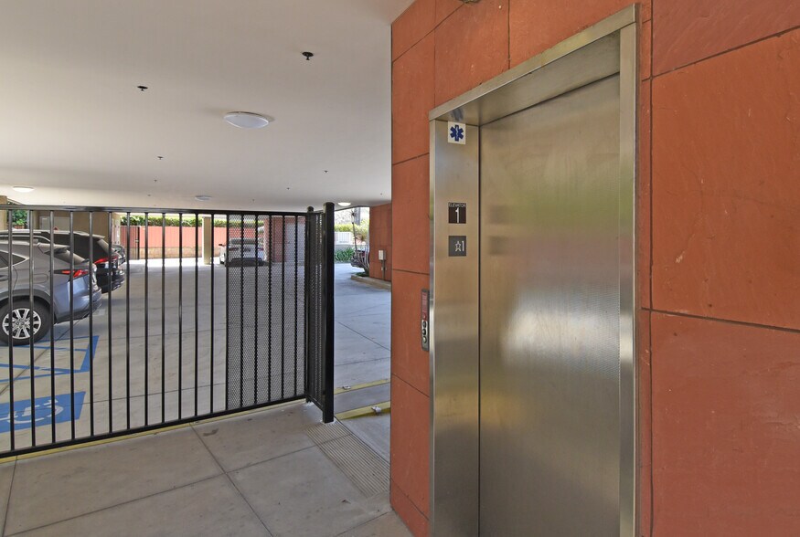 More Photos Of 303 Santa Fe Dr, Encinitas Medical For Sale