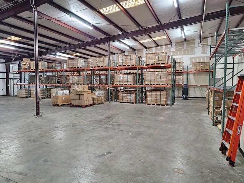 More Photos Of 119 Ian Ct, Spartanburg Light Distribution For Lease