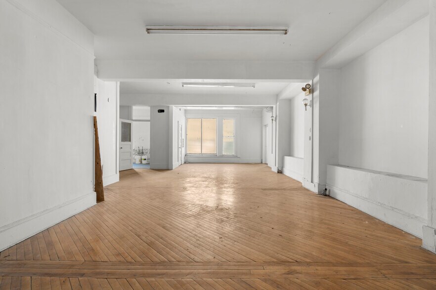 More Photos Of 859-867 E Main St, Bridgeport Storefront Retail Residential For Sale