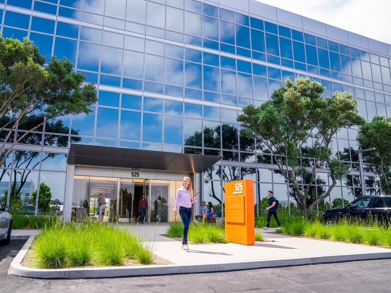 More Photos Of 46 Discovery, Irvine Unknown For Lease