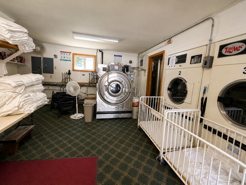 More Photos Of 1545 Us-9, Lake George Hotel For Sale