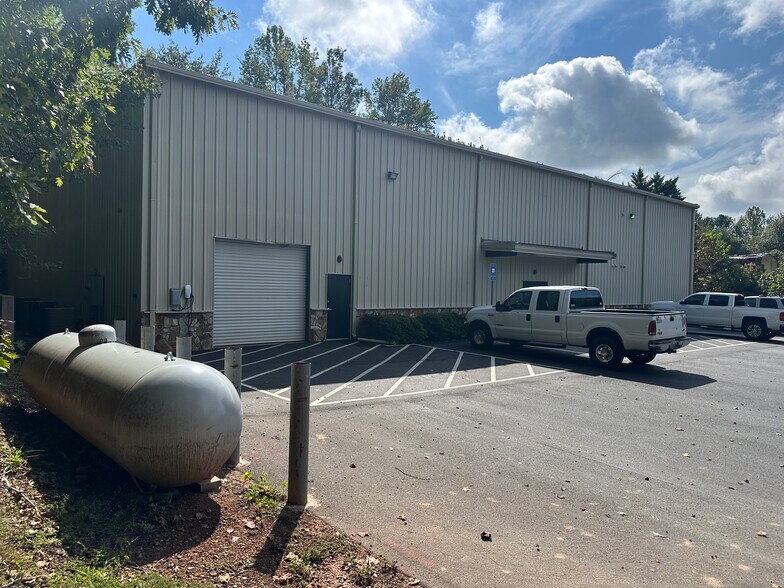 More Photos Of 195 Highway 9 South, Dawsonville Light Manufacturing For Lease