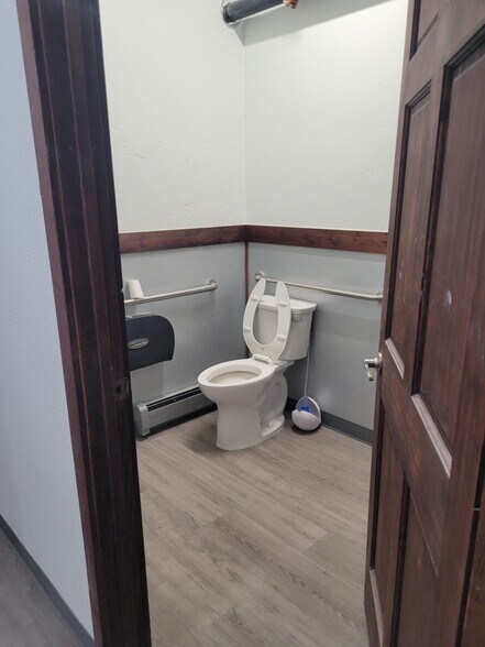 More Photos Of 910 Old Steese Hwy, Fairbanks General Retail For Lease