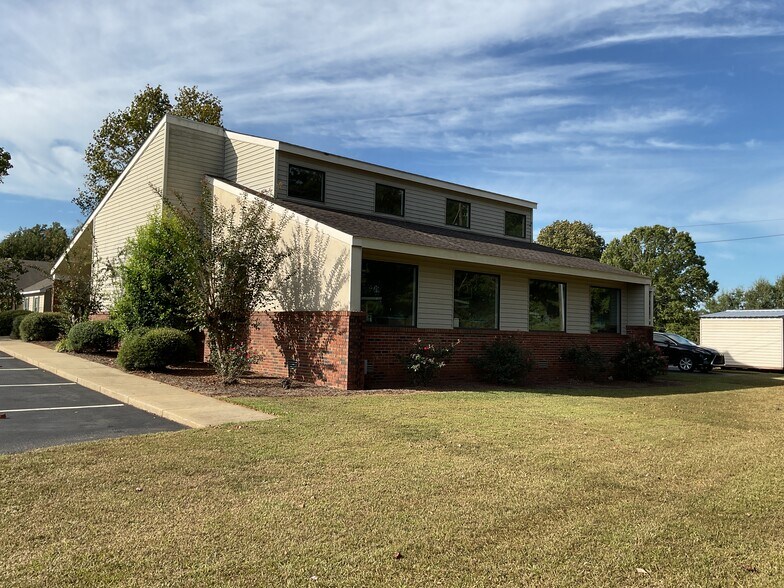More Photos Of 1666 S Forest Ave, Luverne Medical For Sale