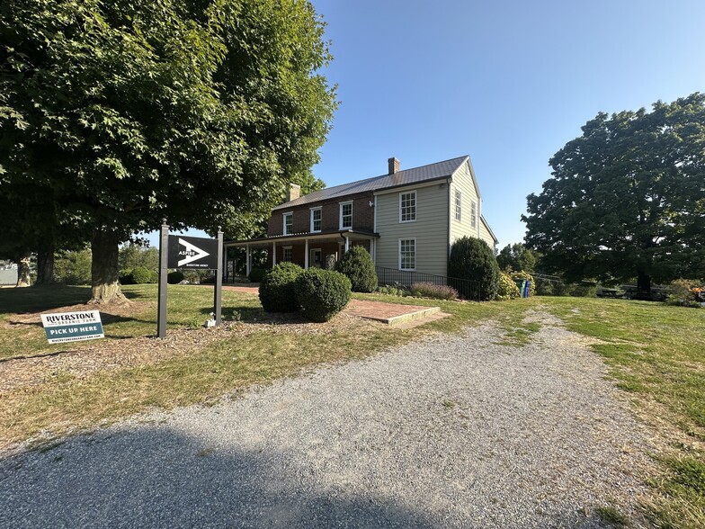 Primary Photo Of 300 Pepper St S, Christiansburg Coworking Space