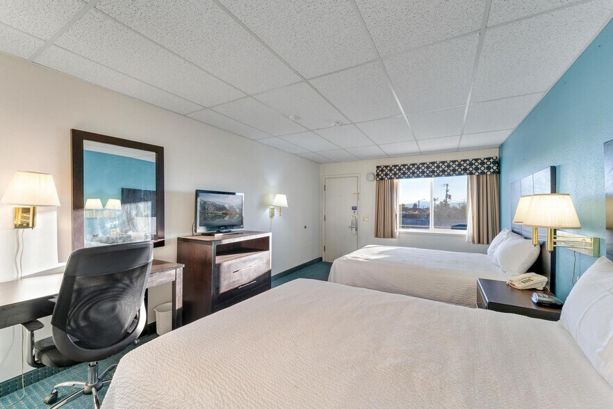 More Photos Of 590 W Main St, Vernal Hotel For Sale