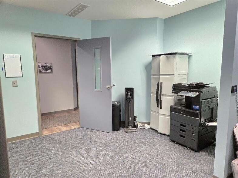 More Photos Of 401 N East St, Paola Office For Sale