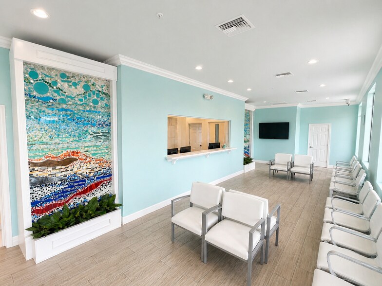 More Photos Of 266 NW Peacock Blvd, Port Saint Lucie Medical For Sale