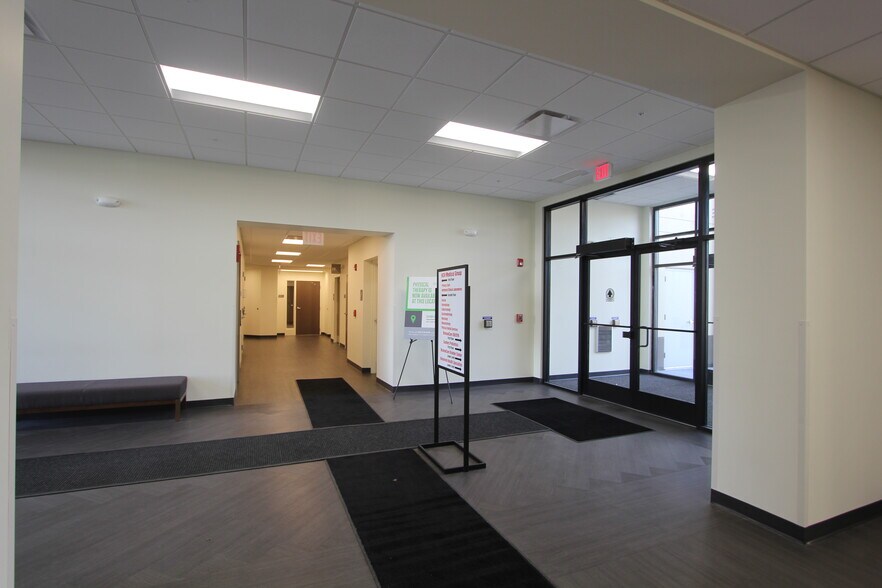 More Photos Of 1051 W Rand Rd, Arlington Heights Medical For Lease
