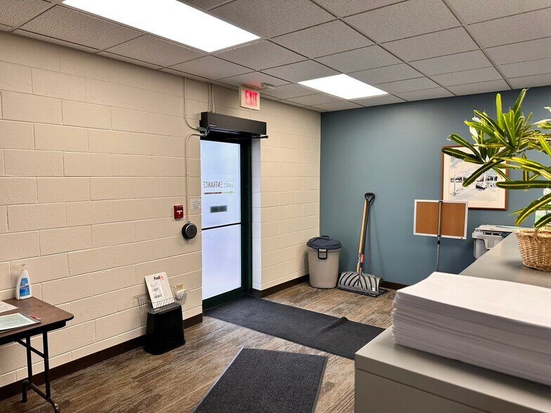 More Photos Of 118 3rd St E, Ashland Office For Sale