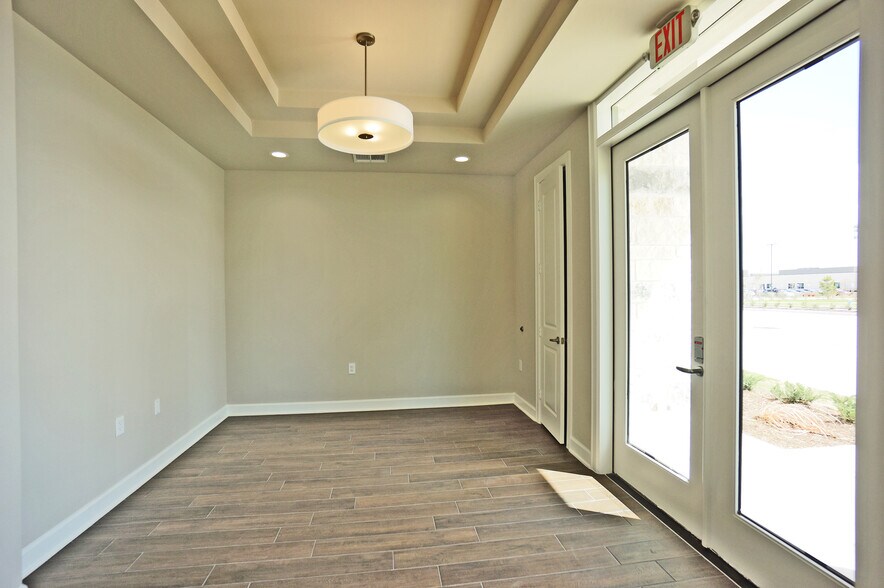 More Photos Of 23410 Grand Reserve Dr, Katy Office For Sale