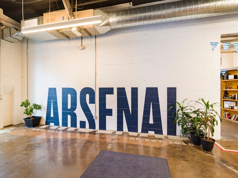 More Photos Of 2275 Bridge St, Philadelphia Loft Creative Space For Lease