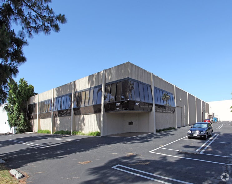 Primary Photo Of 7931 Deering Ave, Canoga Park Service For Sale