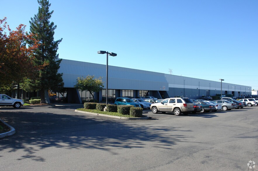 More Photos Of 4119 S Market Ct, Sacramento Unknown For Lease