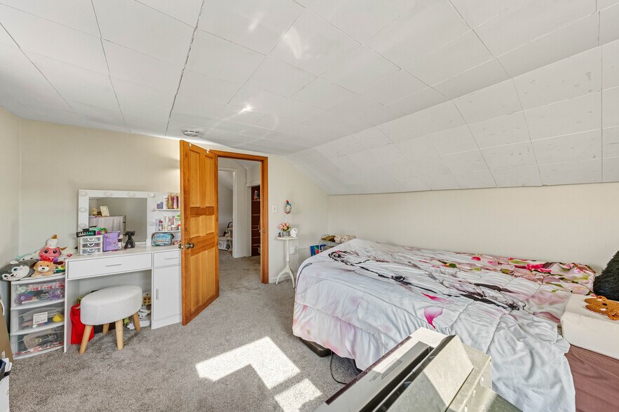More Photos Of 40 Amboy Rd, Old Bridge Flex For Sale