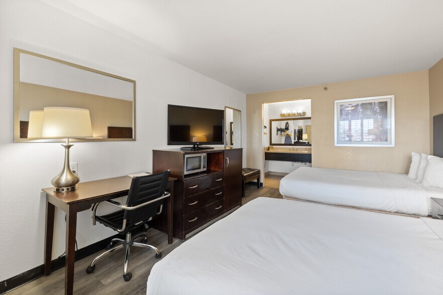 More Photos Of 1701 W Baseline Rd, Tempe Hotel For Sale