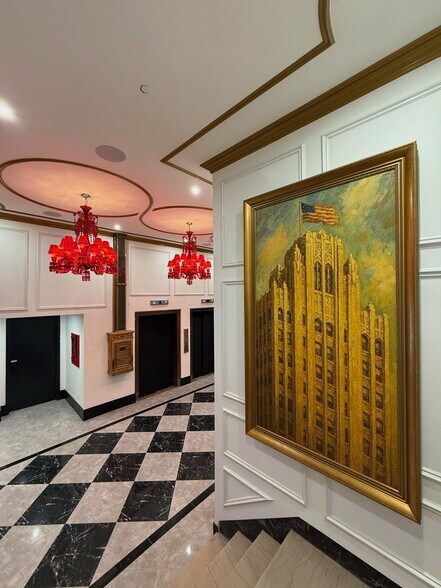 More Photos Of 28 N Saginaw St, Pontiac Office For Lease