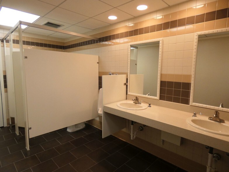 More Photos Of 3070 Riverside Dr, Columbus Medical For Lease