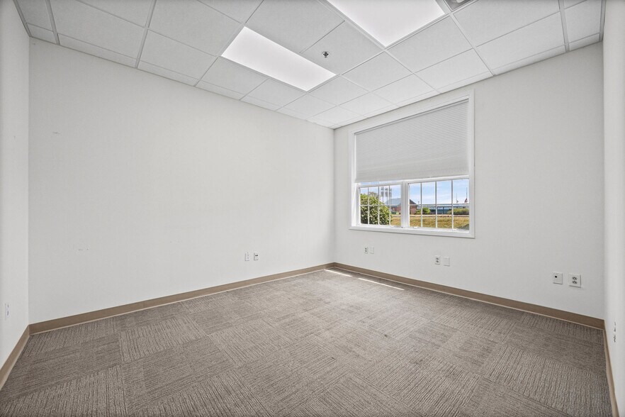 More Photos Of 70 Elizabeth Blackwell St, Geneva Office For Lease