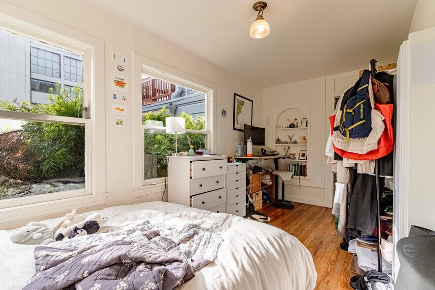 More Photos Of 3927-3929 Sacramento St, San Francisco Storefront Retail Residential For Sale