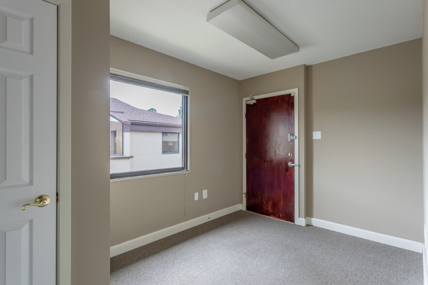 More Photos Of 2024 Arkansas Valley Dr, Little Rock Office For Sale