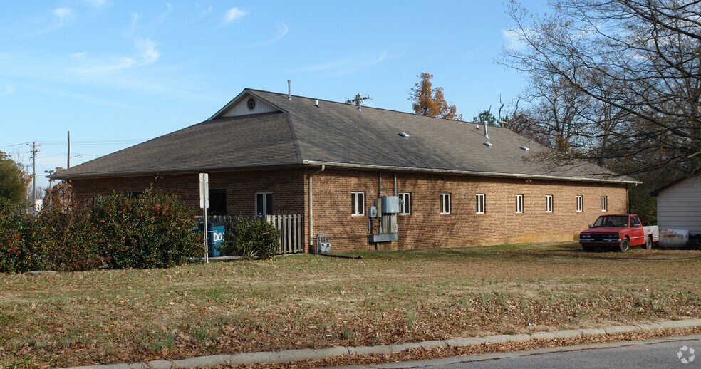 More Photos Of 3711 N Roxboro St, Durham Medical For Lease