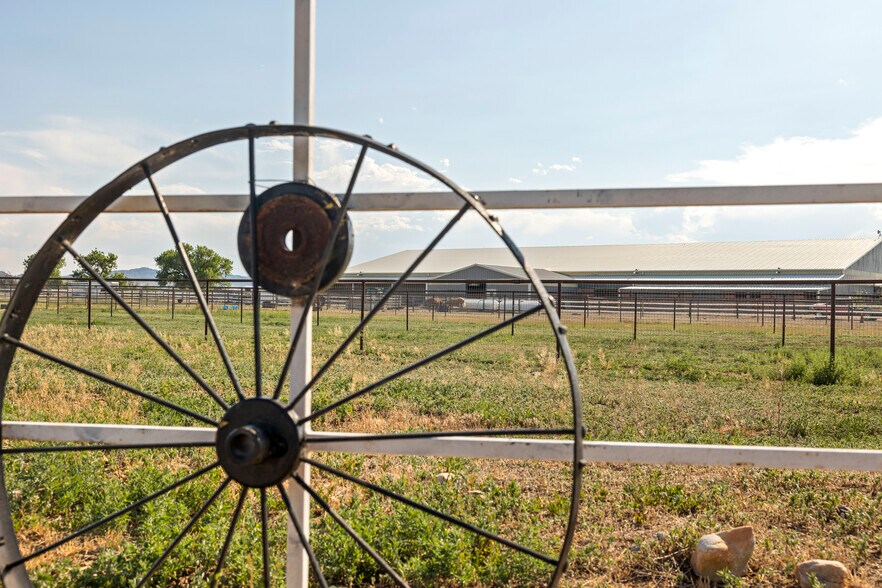 More Photos Of 210 Sybille Creek Rd, Wheatland Horse Stables For Sale