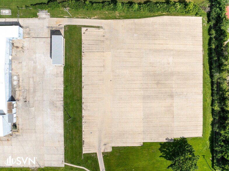 More Photos Of 1285 Enterprise Dr, Winchester Warehouse For Lease