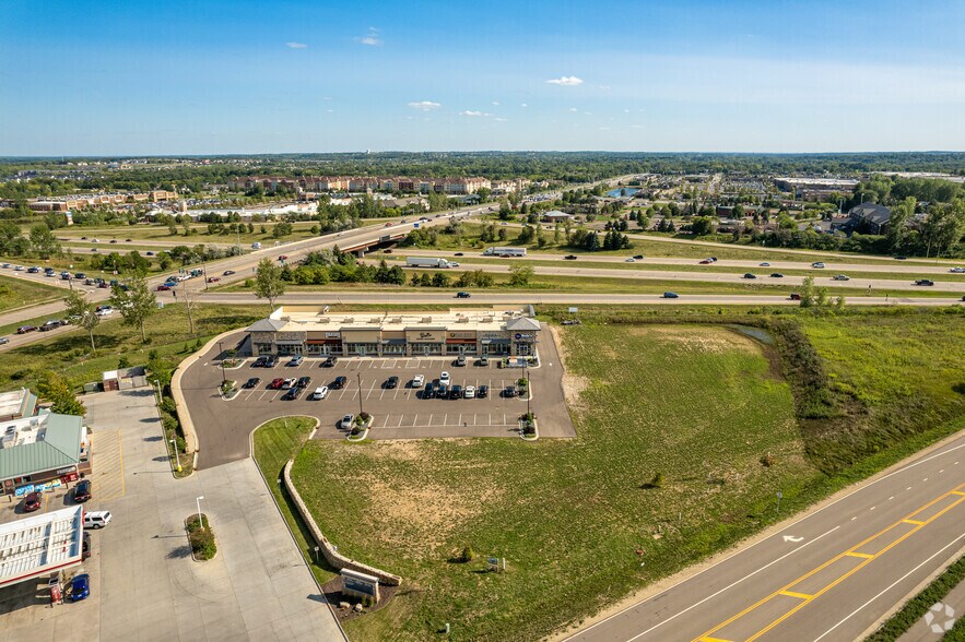 More Photos Of 9931-9947 Hudson Blvd N, Lake Elmo General Retail For Lease