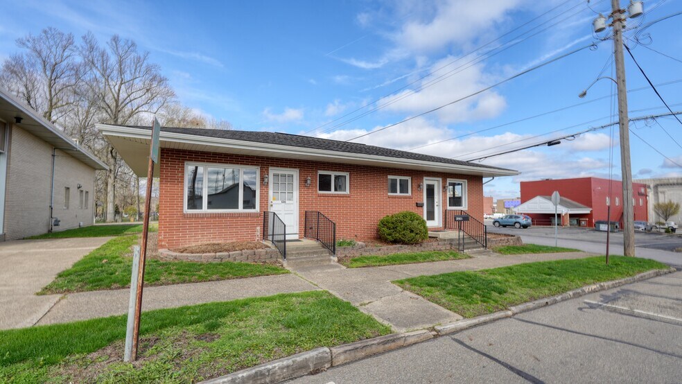 More Photos Of 126 S 9th St, Cambridge Office For Lease