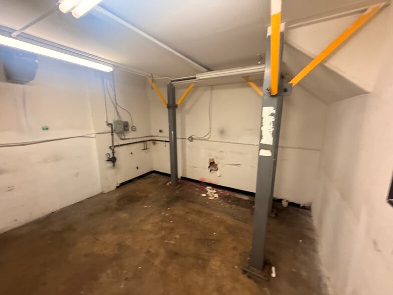 More Photos Of 230 Marion Ave, Linden Research And Development For Sale