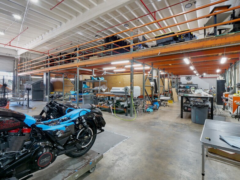 More Photos Of 6150-6164 Cherry Ave, Long Beach Warehouse For Sale