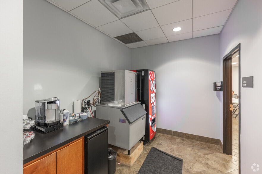 More Photos Of 3455 NE Loop 820, Fort Worth Office For Sale