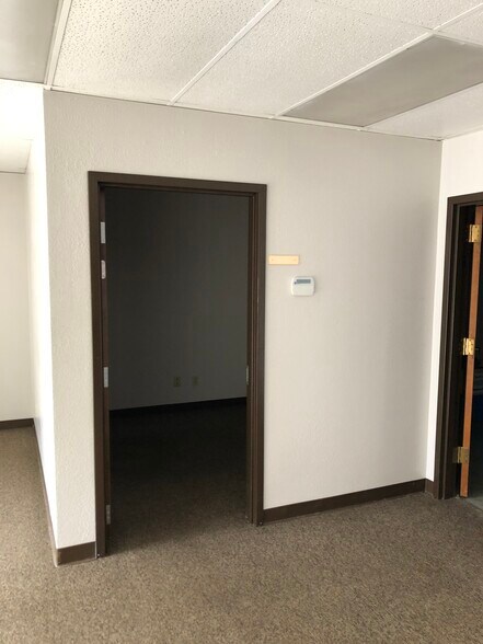 More Photos Of 1002-1004 Hanson Ct, Milpitas Manufacturing For Lease