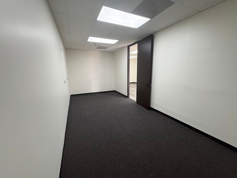 More Photos Of 4400 S Wayside Dr, Houston Unknown For Lease