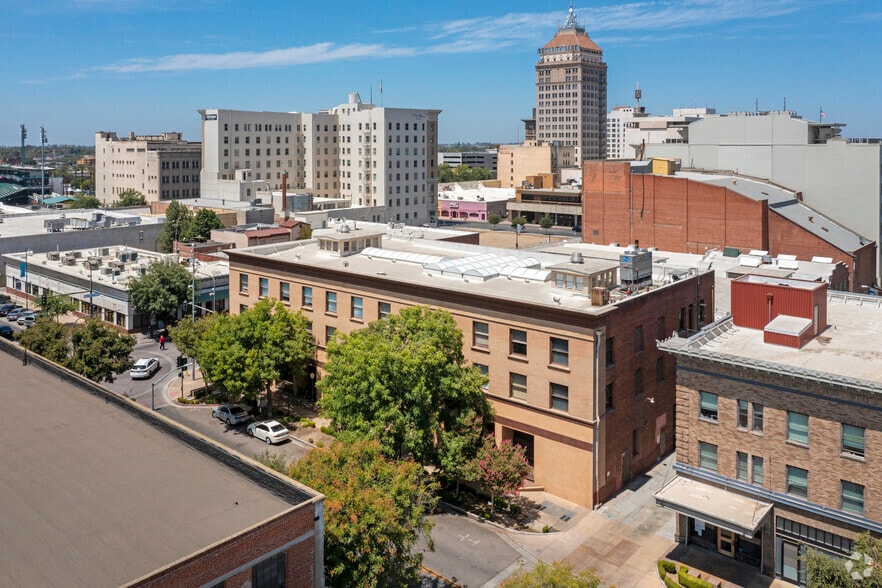 More Photos Of 906-910 Van Ness Ave, Fresno Office For Sale