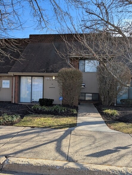 Primary Photo Of 7270-7278 Cradlerock Way, Columbia Medical For Sale